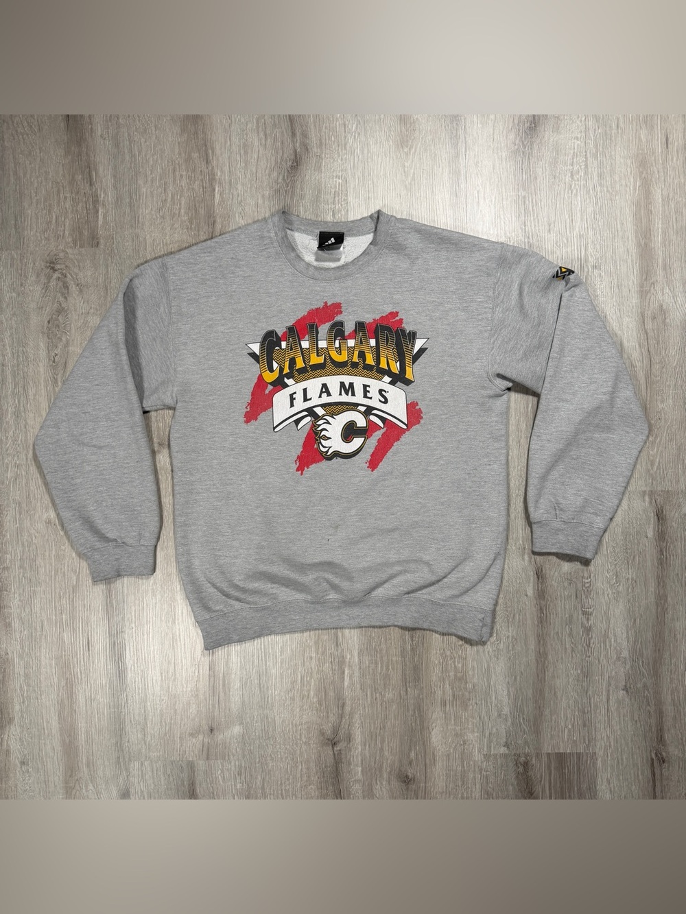 2000s Adidas Calgary Flames NHL Graphic Crewneck Sweatshirt Medium